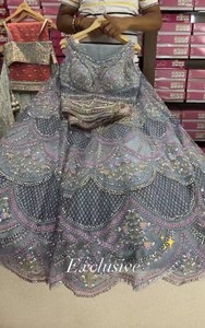 ชุดแต่งกายบอลลีวู้ดตาข่ายเนื้อนิ่มสำหรับผู้หญิงพิมพ์ลายเรียงตามลำดับน้ำหนักเบาจากดีไซเนอร์สำหรับผู้หญิงสไตล์ดั้งเดิม - Product Image 2