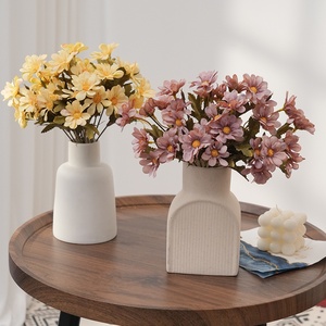 Bouquet de marguerites et tournesols artificiels rustiques français, ensemble de fleurs réalistes pour chambre à coucher, table de chevet, comptoir de cuisine - Product Image 3