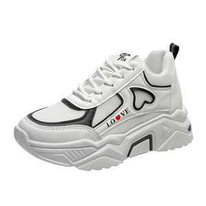 รองเท้าผ้าใบสีขาวสไตล์เกาหลีสำหรับผู้หญิง รุ่น New Spring Leisure Sports Joker - Product Image 5