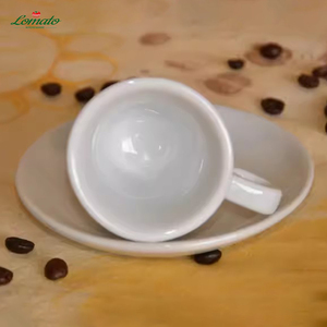 ชุดแก้วกาแฟเซรามิกสีขาวสั่งทำพิเศษ ดีไซน์หรูหรา พร้อมจานรอง คุณภาพสูง เหมาะสำหรับของชำร่วยงานแต่งงาน ร้านกาแฟ โรงแรม ขายส่งภาชนะบนโต๊ะอาหาร - Product Image 4