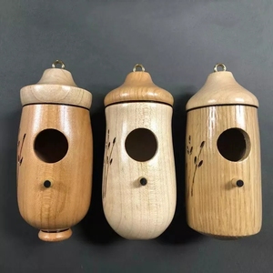 DD1111 Mini mangiatoia per uccelli personalizzata <span class=keywords><strong>Finch</strong></span> Nest decorazioni per esterni Swing Bird Food Organizer casa per colibrì appesa in legno - Product Image 1