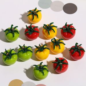 Breloque réaliste en forme de tomate pour enfants |   Pendentif en résine mignon aux couleurs vives en forme de légume pour la fabrication de bijoux DIY |   Aliments miniatures en gros - Product Image 3