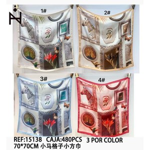 Sciarpa Quadrata a Quadretti Pony 70x70Cm, Stampa alla Moda per Accessori Donna - Product Image 3