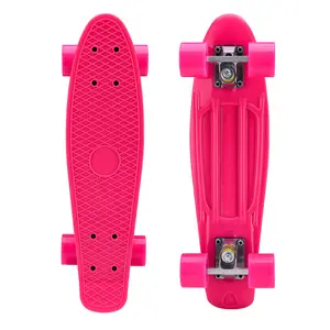 Skateboard in plastica a prezzi accessibili perfetti per bambini e bambini