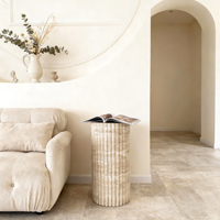 Table d'appoint cannelée en travertin festonné personnalisée EASTONE, piétement de table en pierre naturelle, mobilier de maison moderne, décoration