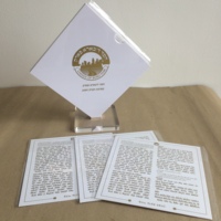 Boîte de présentation en acrylique transparente personnalisée pour cartes Pokémon, support pour booster pack, organisateur anti-poussière