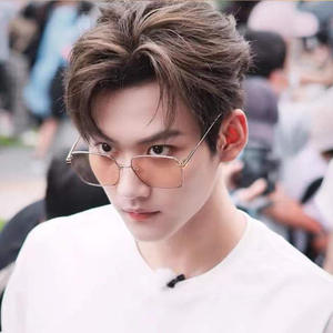 Gm Lunettes de soleil unisexes avec protection solaire, monture en métal, lentille PC, protection UV400, type 3, rose De225 - Product Image 1