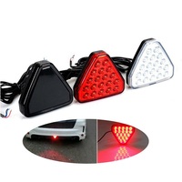 Feux de freinage centraux universels F1 Style Triangle rouge LED pare-chocs arrière feu stroboscopique feux de voiture triangulaires
