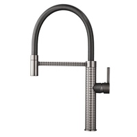 Robinet de cuisine à montage sur pont pour hôtel, style moderne en laiton, à poignée unique, avec motif sculpté, rotatif, eau chaude et froide, vente en gros
