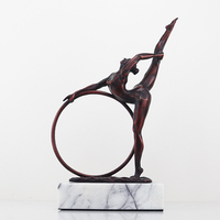 Sculpture en métal bronze rouge avec base en marbre, statue de gymnaste danseuse de luxe, objets décoratifs de bureau, ornement pour la maison et le bureau