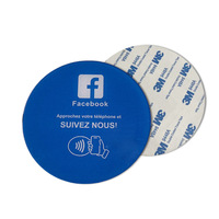 Gran oferta al por mayor 13,56 MHz NFC 215 adhesivo reescribible Nfc placa de acrílico Etiqueta de placa 100mm programable para redes sociales