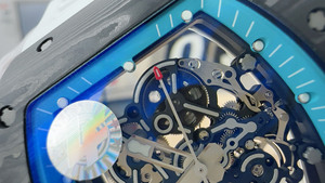 Nouveau produit à succès : Montre mécanique automatique de luxe pour homme avec tourbillon ajouré et boîtier en fibre de carbone NTPT en forme de barre - Product Image 3