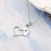 Vente en gros de bijoux tendances Pendentif en forme de cœur en argent sterling 925 avec chaîne câblée Collier pour femmes Cadeau personnalisé
