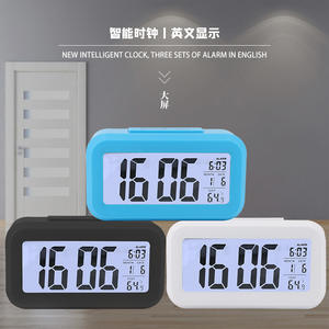 Reloj despertador digital inteligente con pantalla de temperatura, reloj de escritorio silencioso con retroiluminación de 148x87 mm para uso en dormitorio y oficina - Product Image 2