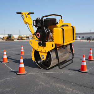 Mini <span class=keywords><strong>Rodillo</strong></span> <span class=keywords><strong>Compactador</strong></span> <span class=keywords><strong>de</strong></span> Operación Manual |   Motor a Gasolina con Embrague Automático para un Control sin Esfuerzo - Product Image 1