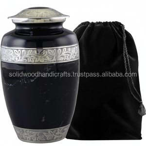 Urnas Funerarias Decorativas de Latón Hechas a Mano para Hombres y Mujeres - Product Image 1