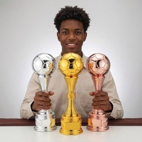 Trophées de Meilleur Marqueur sur Mesure Extra-Larges en Résine Plaqué Or Écologique, Gravés et Imprimés en Letterpress