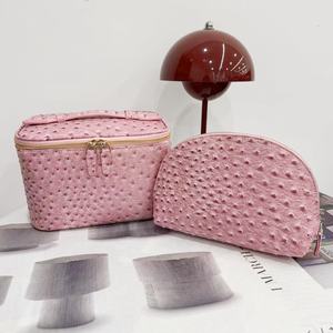Sac cosmétique de luxe en peau d'autruche, ensemble de 2 pièces, sacs à maquillage en forme de coquille, grande capacité, trousse de toilette de voyage avec logo personnalisé - Product Image 3