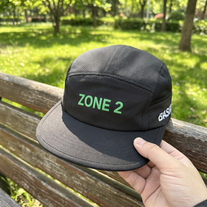 Casquette de camping légère en nylon non structurée à 5 panneaux avec logo personnalisé haut de gamme pour la course à pied - Product Image 1
