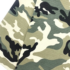 Tissu camouflage ripstop ukrainien en <span class=keywords><strong>polyester</strong></span> et <span class=keywords><strong>coton</strong></span> imprimé 80/20, économique, pour vêtements de travail et uniformes - Product Image 3