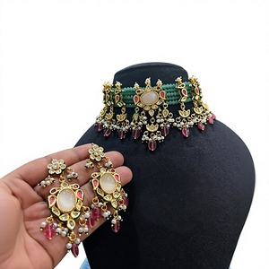 Exclusivo Juego de Collar y Aretes de Latón Chapado en Oro Antiguo de Primera Calidad con Moissanita y Kundan, Regalo para Compromiso, Boda o Fiesta - Product Image 2
