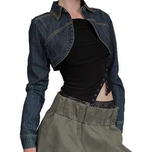 Chaqueta vaquera corta personalizada para mujer 2026, de manga larga, con dobladillo asimétrico, de algodón lavado a la piedra - Product Image 3