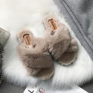 <span class=keywords><strong>2022</strong></span> primavera nuevo estilo suave cálido interior invierno para <span class=keywords><strong>zapatillas</strong></span> para <span class=keywords><strong>mujer</strong></span> moda plana <span class=keywords><strong>casa</strong></span> peluda para <span class=keywords><strong>Zapatillas</strong></span> moda para niñas - Product Image 3