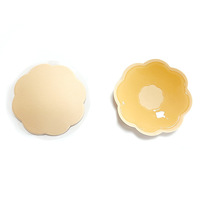 Forme de fleur de prunier du fabricant direct couverture de mamelon en tissu Sexy pétales de poitrine en Silicone sans couture Invisible pour patch de mamelon