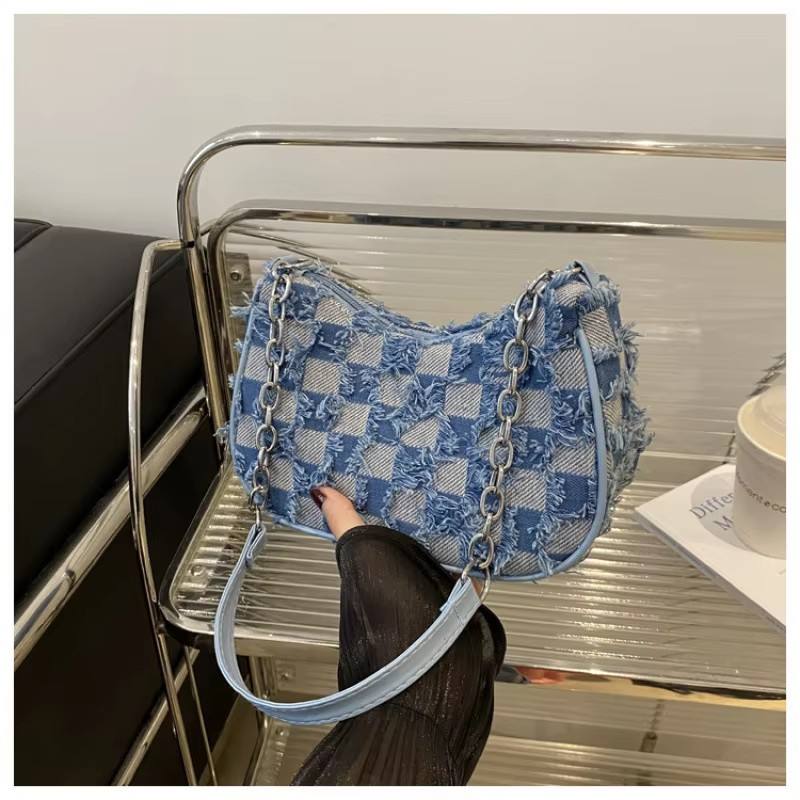 สีฟ้าอ่อน