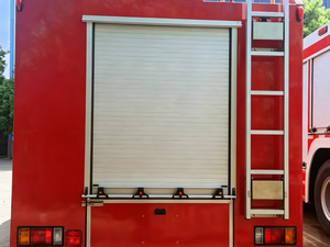 Camion de pompiers, camion de sauvetage hydraulique pour aéroport 4*2, camion de pompiers multifonction à mousse équipé d'une pompe haute pression - Product Image 4
