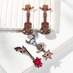 Pendientes creativos de mezclilla dulce fresco acrílico impreso vaquero escopeta mano guitarra pendiente para mujer regalo de amante de la música - Product Image 3