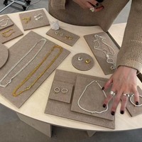 Ensemble de présentoirs à bijoux en feutre beige pour bagues, boucles d'oreilles, colliers, organisateur de présentoirs à bijoux