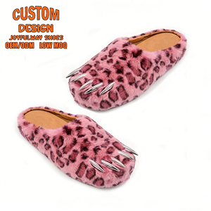 Ciabatte di Design Personalizzate in Peluche con Logo Personalizzato, <span class=keywords><strong>Pantofole</strong></span> da Uomo in Finta Pelliccia a Forma di Zampa d'<span class=keywords><strong>Orso</strong></span> con Artigli Metallici - Product Image 5