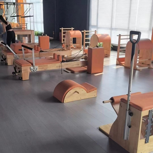 Legno di quercia marrone verde rosa Pilates Reformer personalizzato per il <span class=keywords><strong>Core</strong></span> Training <span class=keywords><strong>Fitness</strong></span> e uso Yoga direttamente dai produttori - Product Image 1
