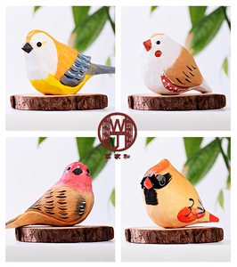 Figurine d'oiseau sculptée en <span class=keywords><strong>bois</strong></span> faite à la main, peinte à la main, art populaire, décoration de table, <span class=keywords><strong>statue</strong></span> <span class=keywords><strong>pour</strong></span> étagère - Product Image 3