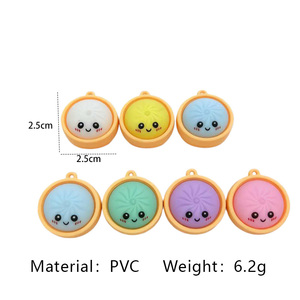 Vente en gros d'usine, porte-clés personnalisé mignon de dessin animé avec revêtement en silicone, matériau plastique, cadeau de fête tendance, OEM/ODM - Product Image 5