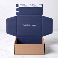 Boîte d'expédition portable haut de gamme en kraft avec logo personnalisé, bande adhésive pelable et scellable, emballage cadeau bicolore avec gaufrage