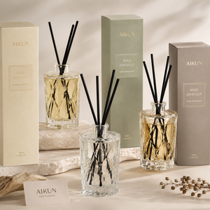 Aikun 180 ml, MOQ bajo, respuesta rápida, difusor de varillas con caja texturizada de vidrio cortado y lámina dorada, set de regalo con cualquier aroma para el comprador. - Product Image 1