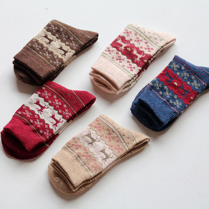 Chaussettes pour femmes chaudes d'automne <span class=keywords><strong>et</strong></span> d'hiver Chaussettes en <span class=keywords><strong>laine</strong></span> de lapin de cerf en <span class=keywords><strong>soie</strong></span> dorée de Noël - Product Image 2