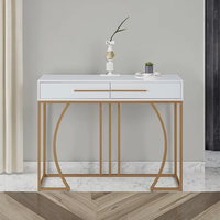 Table console en MDF contemporain Design moderne Peinture à l'eau Revêtement en poudre dorée Tubes métalliques pour l'entrée du salon Caractéristique de stockage