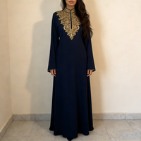 Robes musulmanes élégantes pour femmes, tendance, bleu marine, broderie dorée, bordure de perles, col montant, manches évasées, coupe ample, longueur au sol