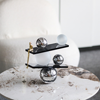 2024 chaud cristal équilibre penseur ornement de table Art moderne métal + cristal chambre ornement pour accessoires de décoration intérieure