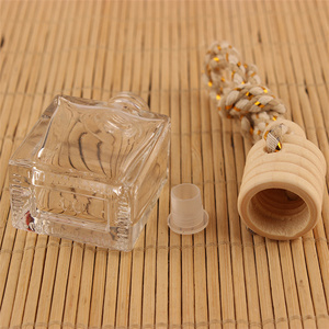 Sıcak satış ahşap asılı araba koku yayıcı 6ml 8ml 10ml kare kap bej halat araç parfüm şişesi - Product Image 5