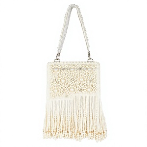 Sac à bandoulière élégant blanc perlé, sac de soirée artisanal en perles avec franges et pompons - Product Image 1