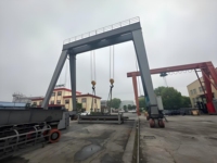 Grue portique mobile certifiée CE de 25 tonnes, à roues, légère, pour atelier, manutention flexible de marchandises en vrac, sans rail, à moteur et engrenages