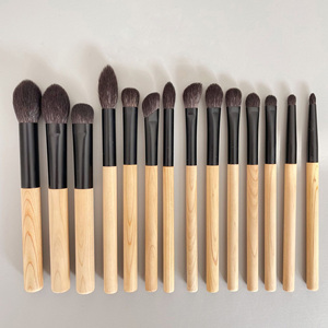 Ensemble de 14 pinceaux de maquillage en poils d'écureuil, faits à la main, manche en bois plat, pour le visage, les yeux, la poudre, les fards à paupières, kit de pinceaux cosmétiques personnalisés - Product Image 5