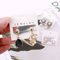 Carte de présentation pour boucles d'oreilles faites à la main, emballage personnalisé avec logo, support en PVC et papier pour clous d'oreilles, carte pour boucles d'oreilles 4x4,7cm