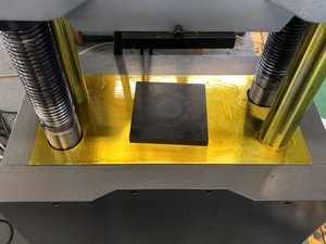 Macchina Computerizzata Idraulica Universale per Test di Trazione e Compressione 1000KN - Product Image 4