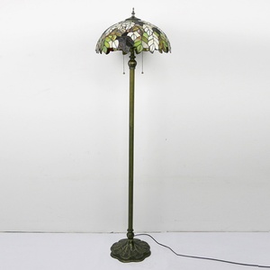 Lámpara de Pie Tiffany LongHuiJing de 16 Pulgadas con Diseño de Hoja de Arce, Vidrio Teñido Multicolor, Base de Resina, Pantalla LED, E27 - Product Image 4