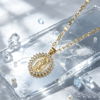 Collier pendentif religieux en alliage avec strass ovales, accessoires de mode, chaîne de collier douce et rétro pour femmes
